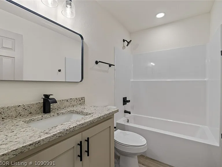 10415 A & B Preston Ct — Photo 39