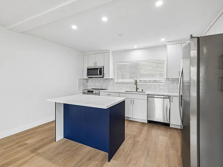 Salt + Sea - Luxury Coastal Apartments near Carlsbad Village — Photo 53