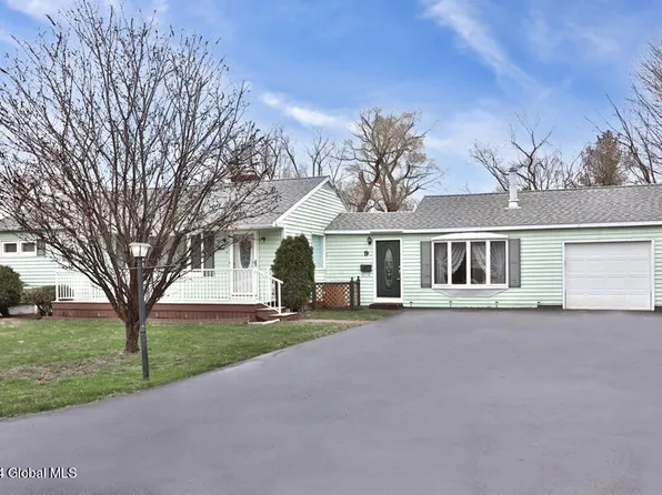 9 St. Stephens Lane E, Glenville, NY 12302