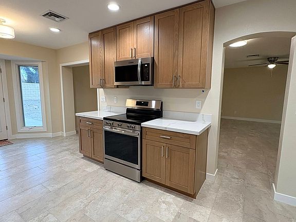 3rd image of 8626 W Greenbrian Dr