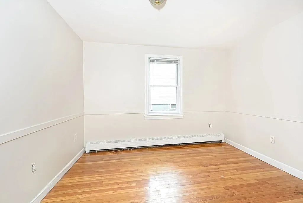 28-28B Main Street - 28 — Photo 3