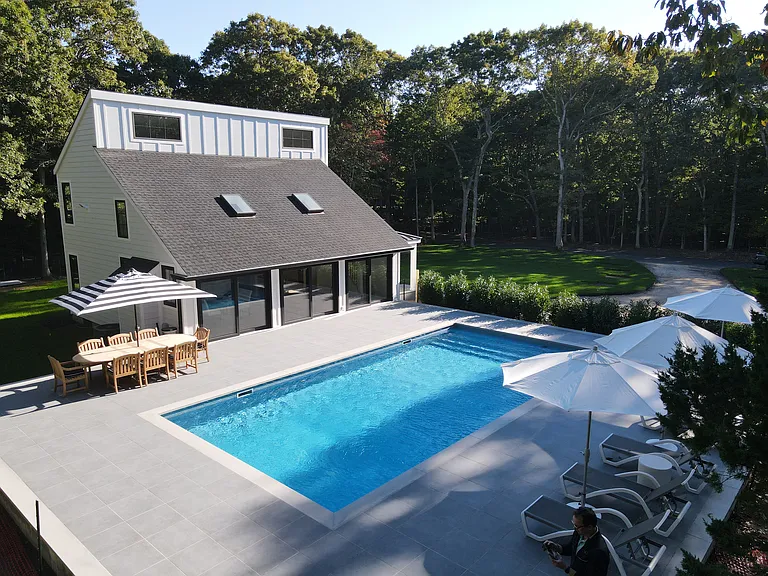 5 Woodcrest Dr — Photo 3