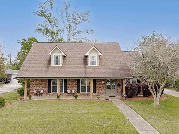 1343 Ashbourne Dr, Baton Rouge, LA 70815