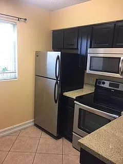 1040 Lake Shore Dr #104 — Photo 2