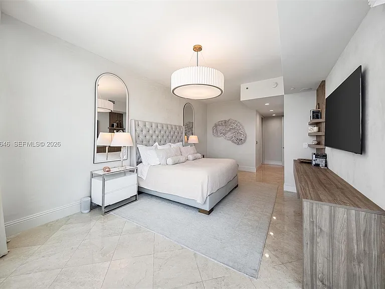 100 S Pointe Dr #702 — Photo 20