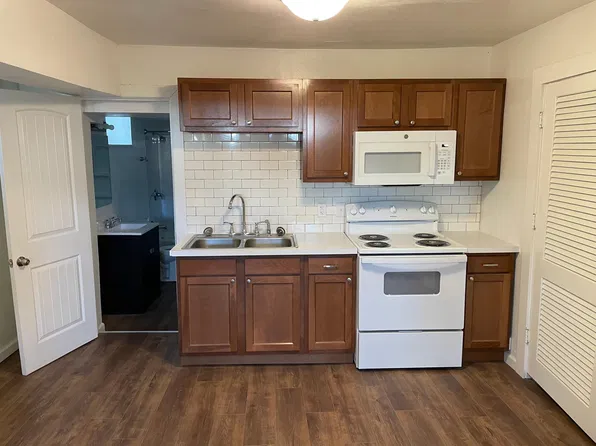 909 S College St #A, Springfield, IL 62704