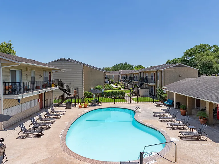 Meyerland Court Apartments — Photo 7