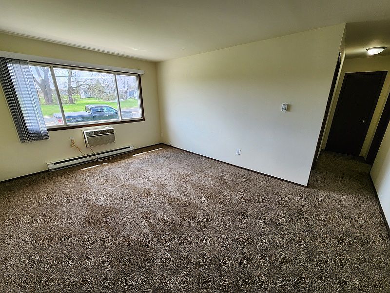 Village Square Apartments Watertown, WI Zillow