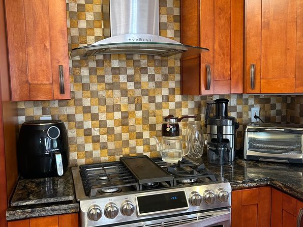 1020 S San Marino Way