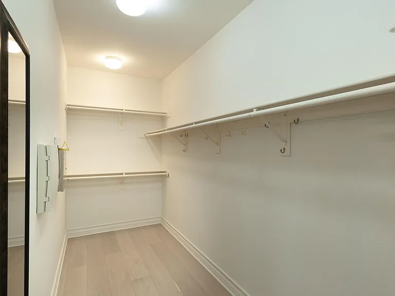 409 N Cedros Ave — Photo 17