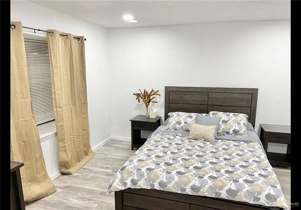4 bed, 2.0 bath, 1553 sqft, $4,550 — Photo 4