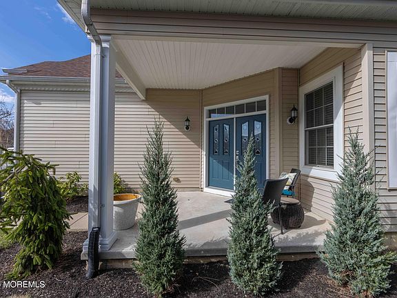 2nd image of 22 Eagleswood Drive
