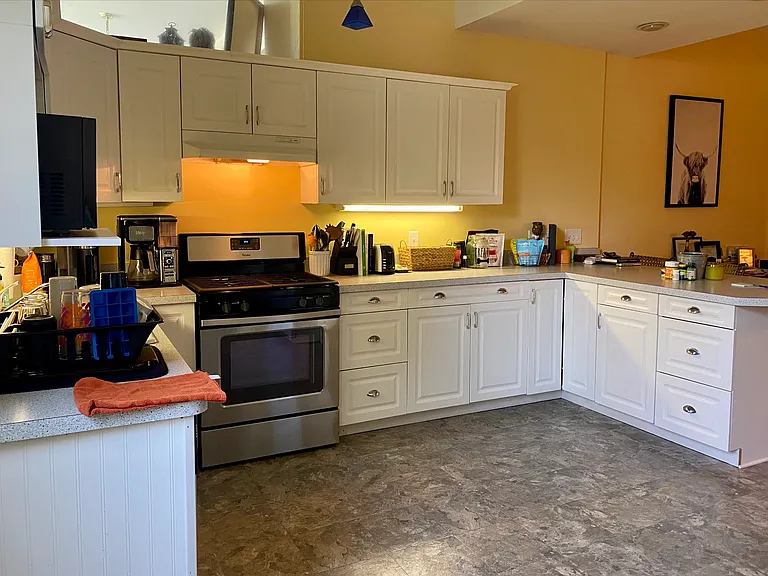 525 Maple Ave #7 — Photo 7