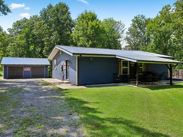 432 Parker Ln, Bradyville, TN 37026