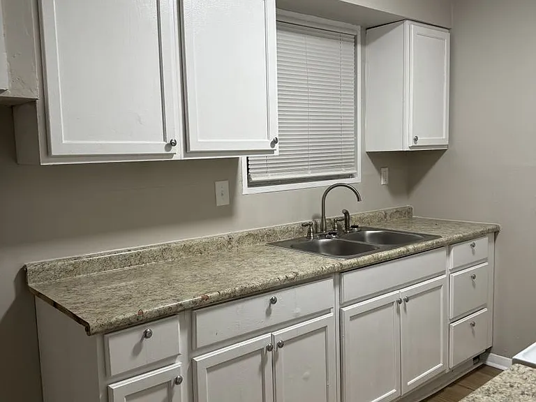 6028 Laurel Hall Dr — Photo 10
