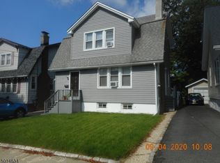 257 Nesbit Ter, Irvington, NJ 07111