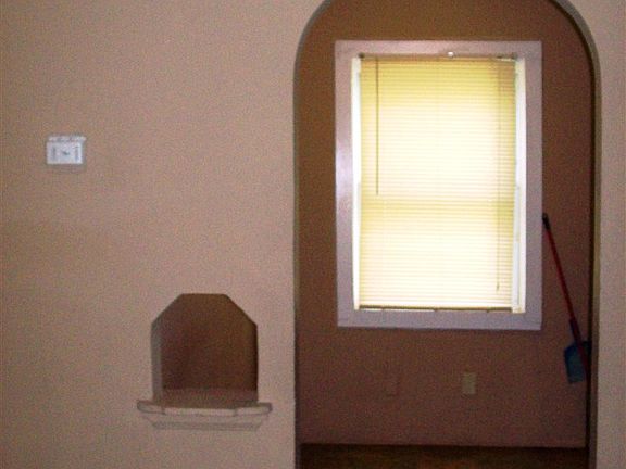 5th image of 3019 E Glen Oaks Dr