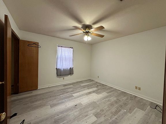 4th image of 1403-1405 1407th E #1409