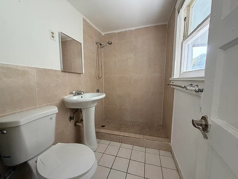 216 S 16th Ave #6 — Photo 6