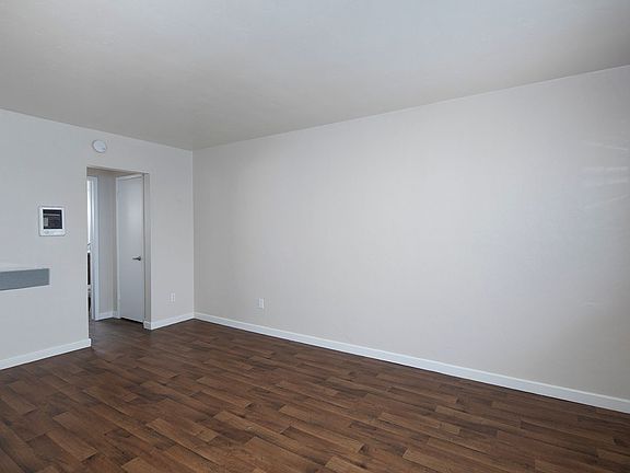 5th image of 5041-5043 Santa Monica Ave #23