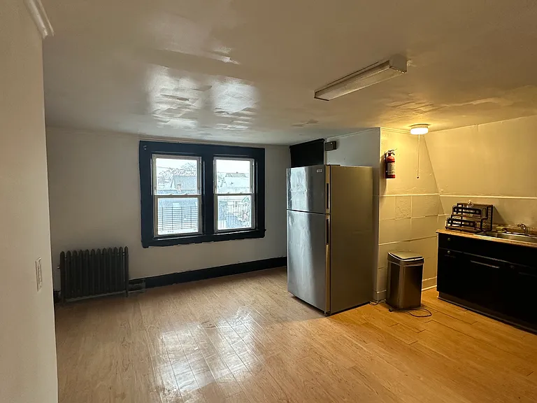 138 N 15th St #3 — Photo 16
