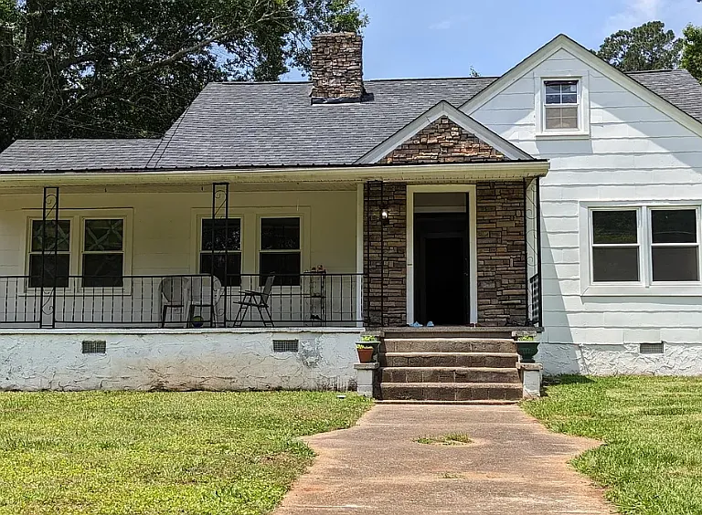 305 S Walnut St #A — Photo 2