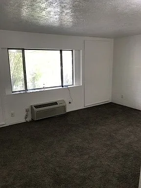 334 W 200 N — Photo 8