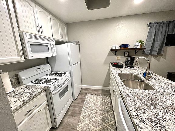 4th image of 1184 Bel Aire Cir