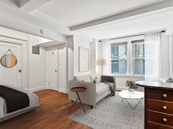 155 E 49th St #8C, Manhattan, NY 10017