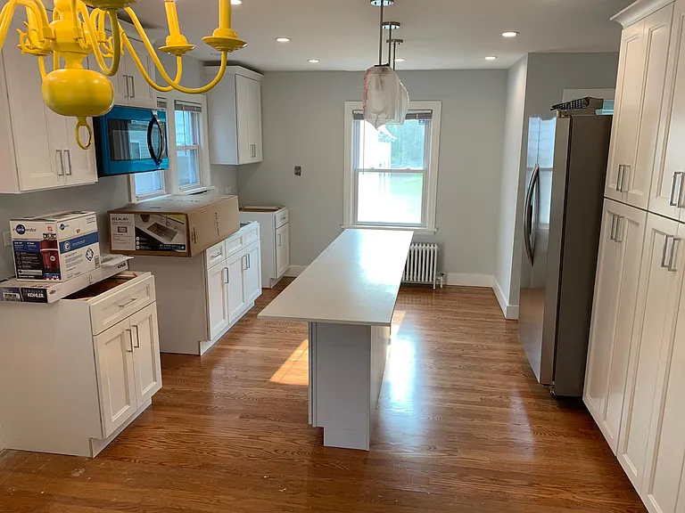 1215 Western Ave — Photo 1