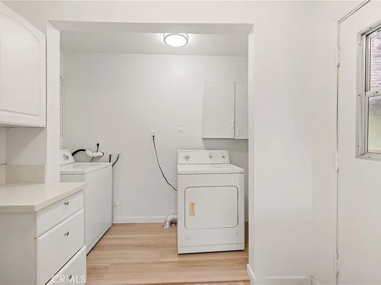18418 Sylvan St — Photo 7