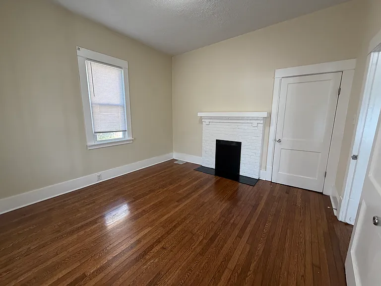 921 Edgemont Ave #921 — Photo 16