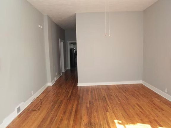 5th image of 616 W 14th St