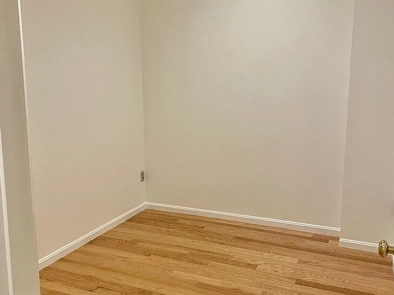 1077 Beacon St #B1 — Photo 6