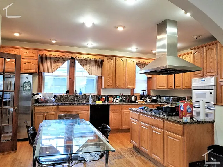 38 Babcock St #3D — Photo 4