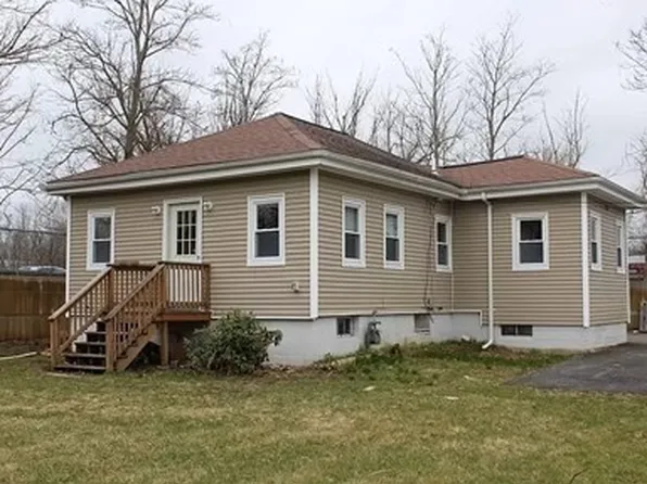 121 Spring St, Bridgewater, MA 02324