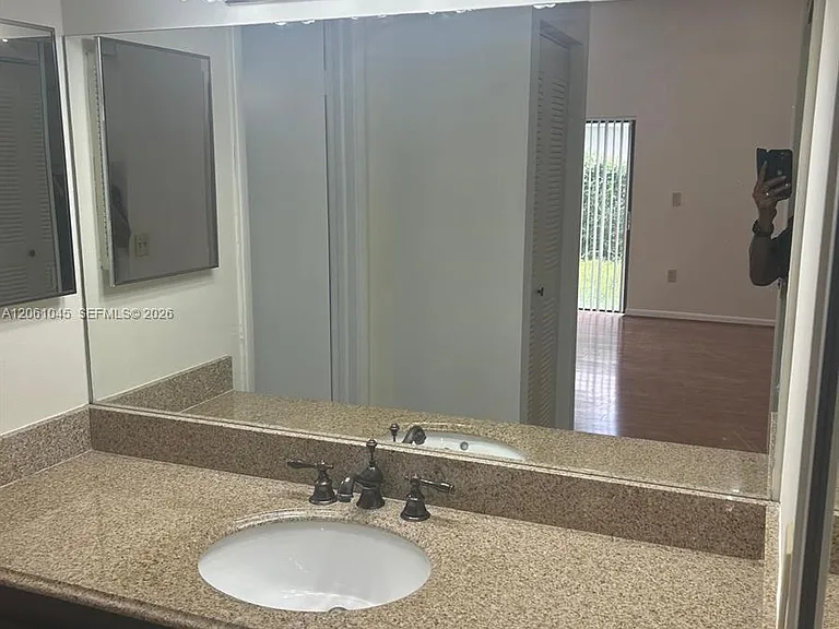 5901 Chester Ln — Photo 9