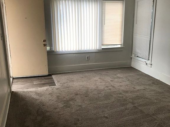4th image of 861 N Euclid Ave