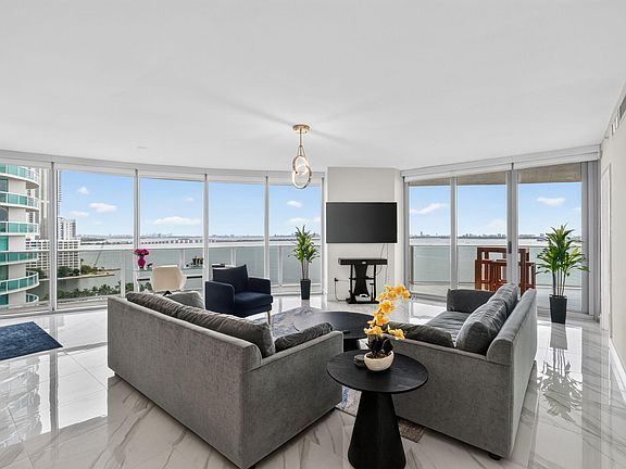3rd image of 488 NE 18th Street #1515