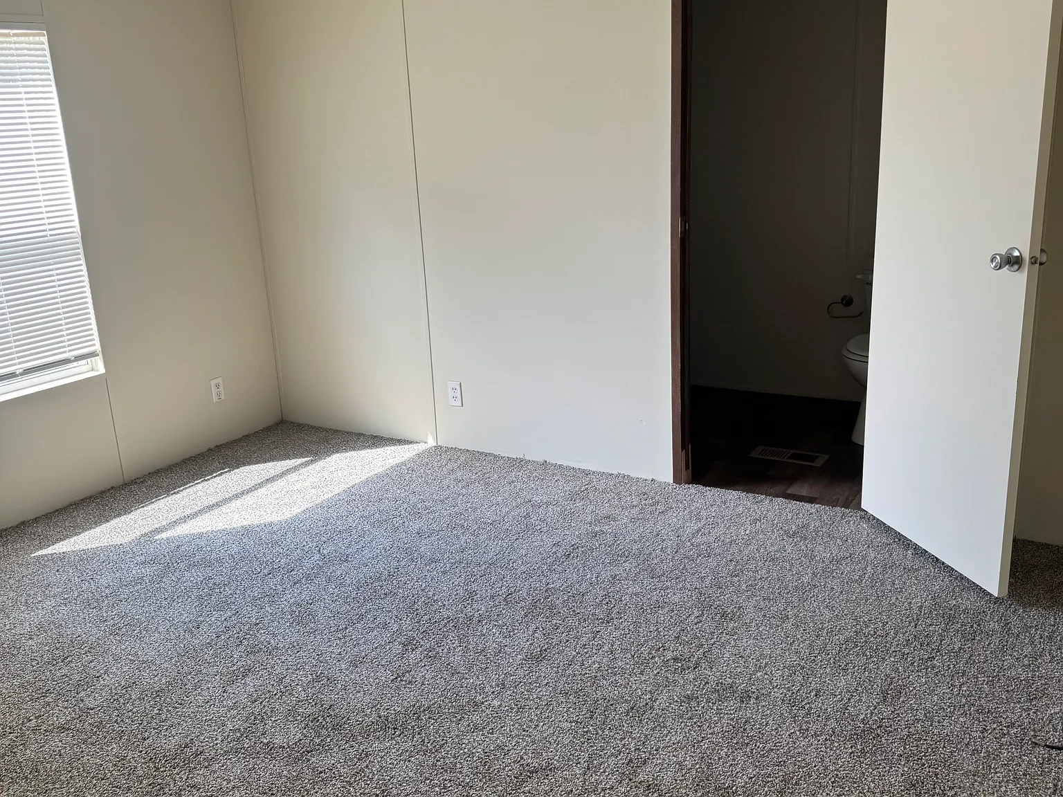 2 bed, 850 sqft, $1,250 — Photo 4