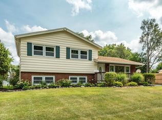 6305 Barrett St, Downers Grove, IL 60516