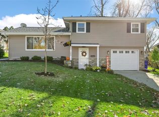 1443 40th St NE, Cedar Rapids, IA 52402