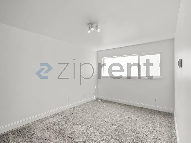 2501 Canterbury Ln E #222 — Photo 4
