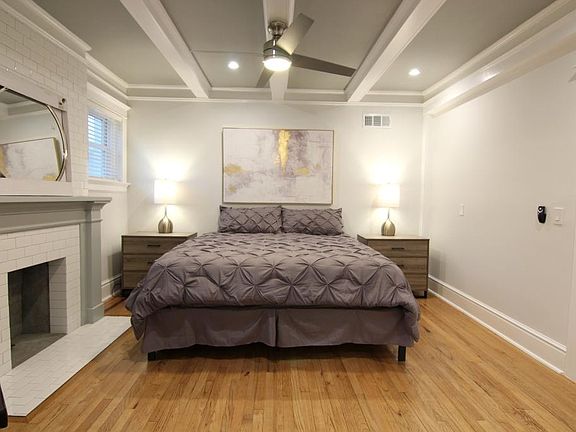 3rd image of 903 E 39th St #903