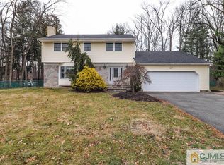 15 Renee Ct, Edison, NJ 08820