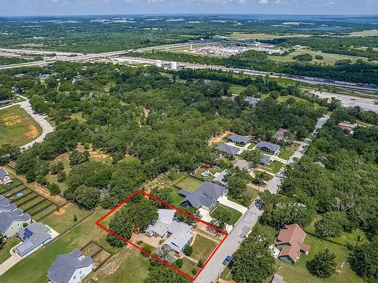 1023 Oak Dr — Photo 18