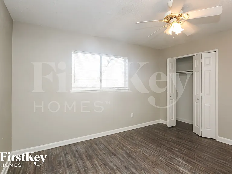 6217 Pine St — Photo 7