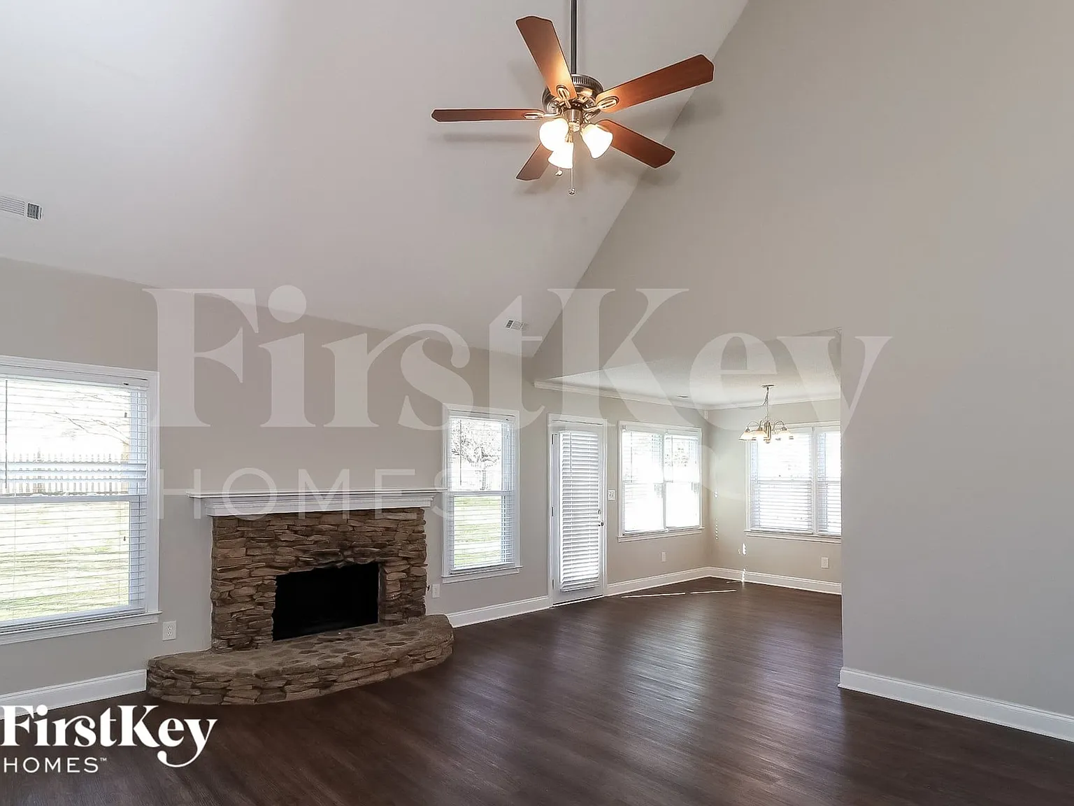 5 bed, 2.5 bath, 2682 sqft, $2,665 — Photo 3