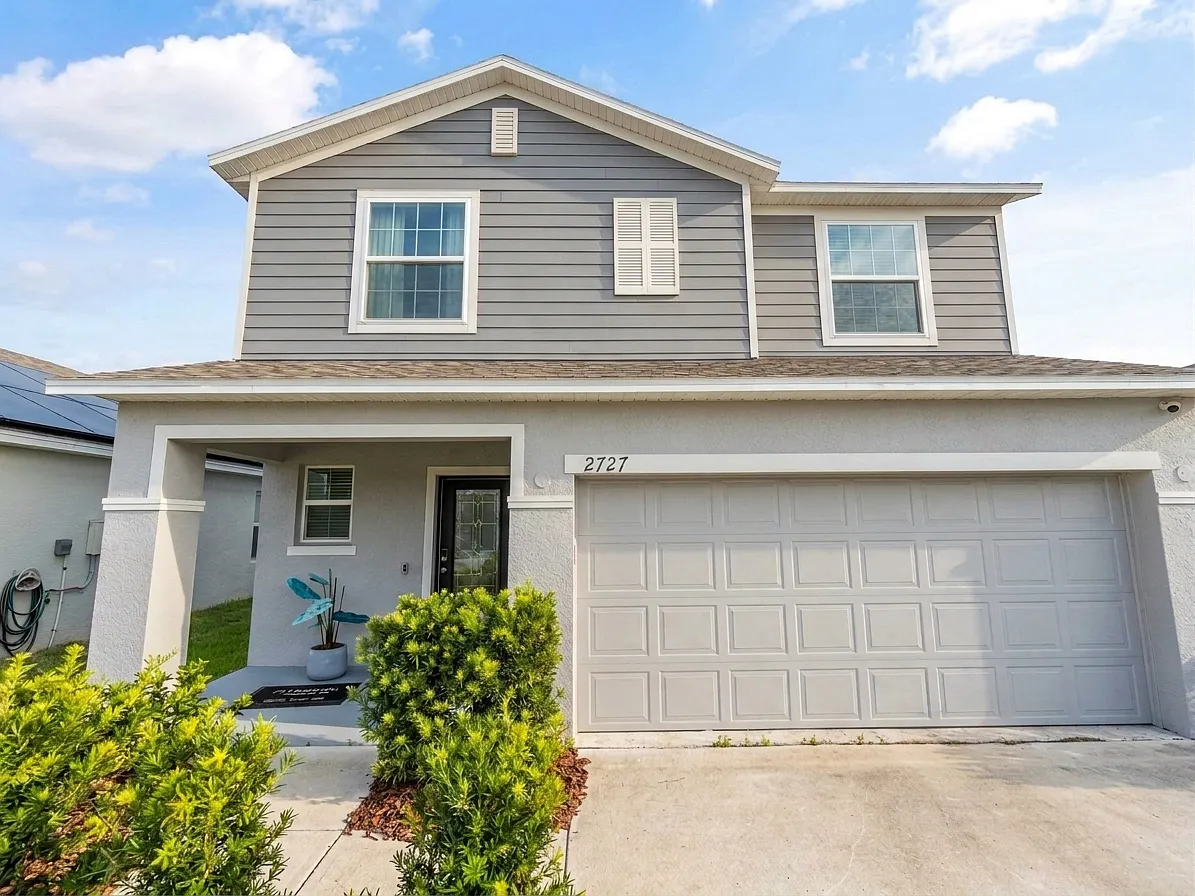 4 bed, 2.5 bath, 2123 sqft, $2,300 — Photo 3