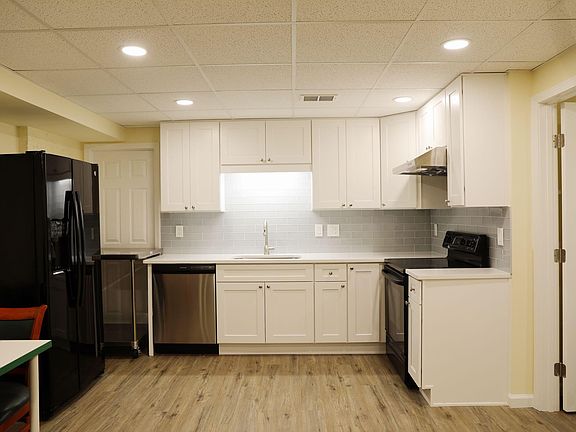 2nd image of 1600 Deer Cliff Ct #Basement